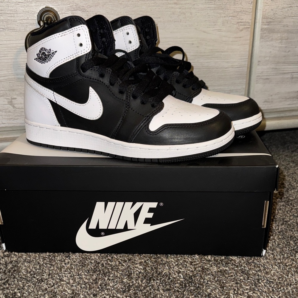 *MAKE OFFER* Brand New Nikes!